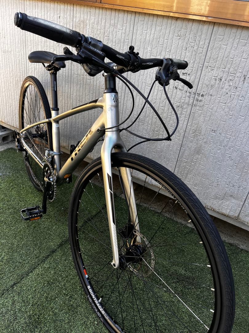 TREK FXS4 トレック　ロードバイク
