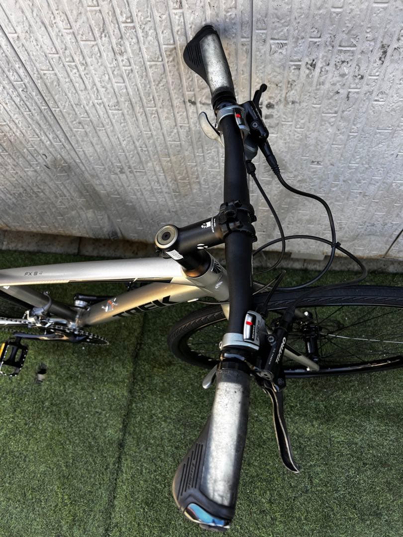 TREK FXS4 トレック　ロードバイク