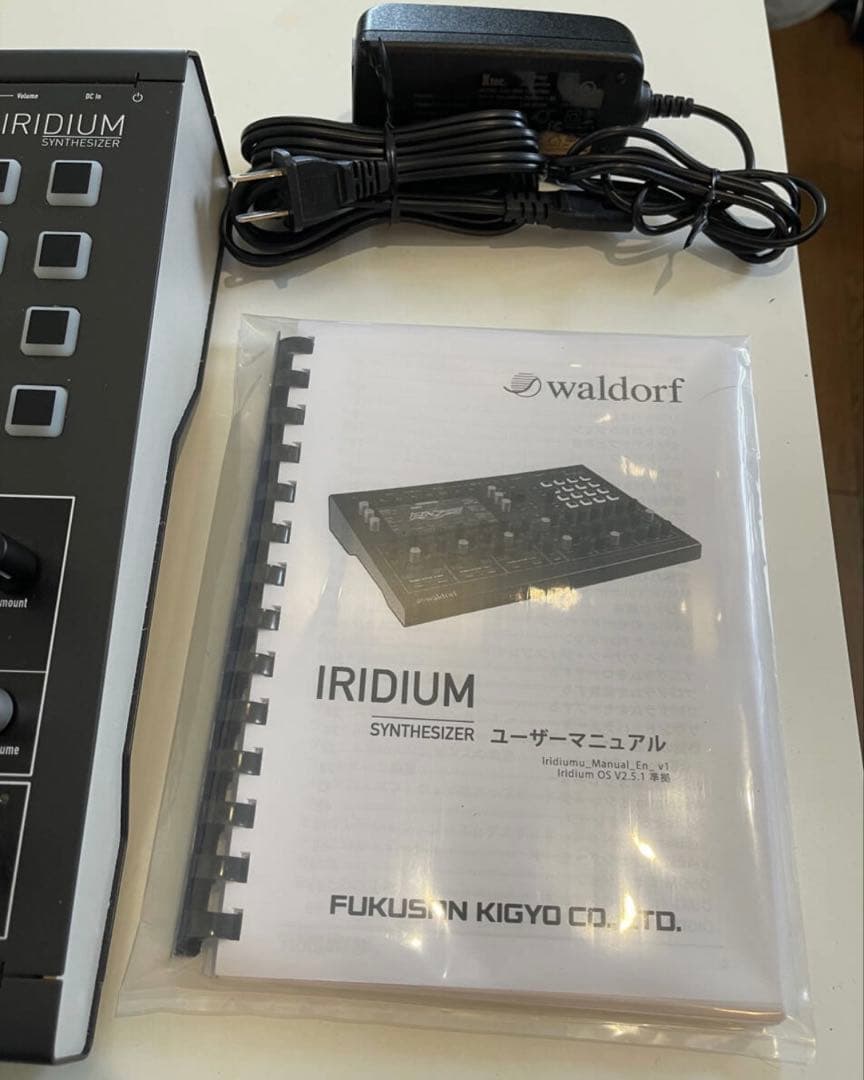 キュウ　Waldorf Iridium ウェーブテーブル シンセサイザー