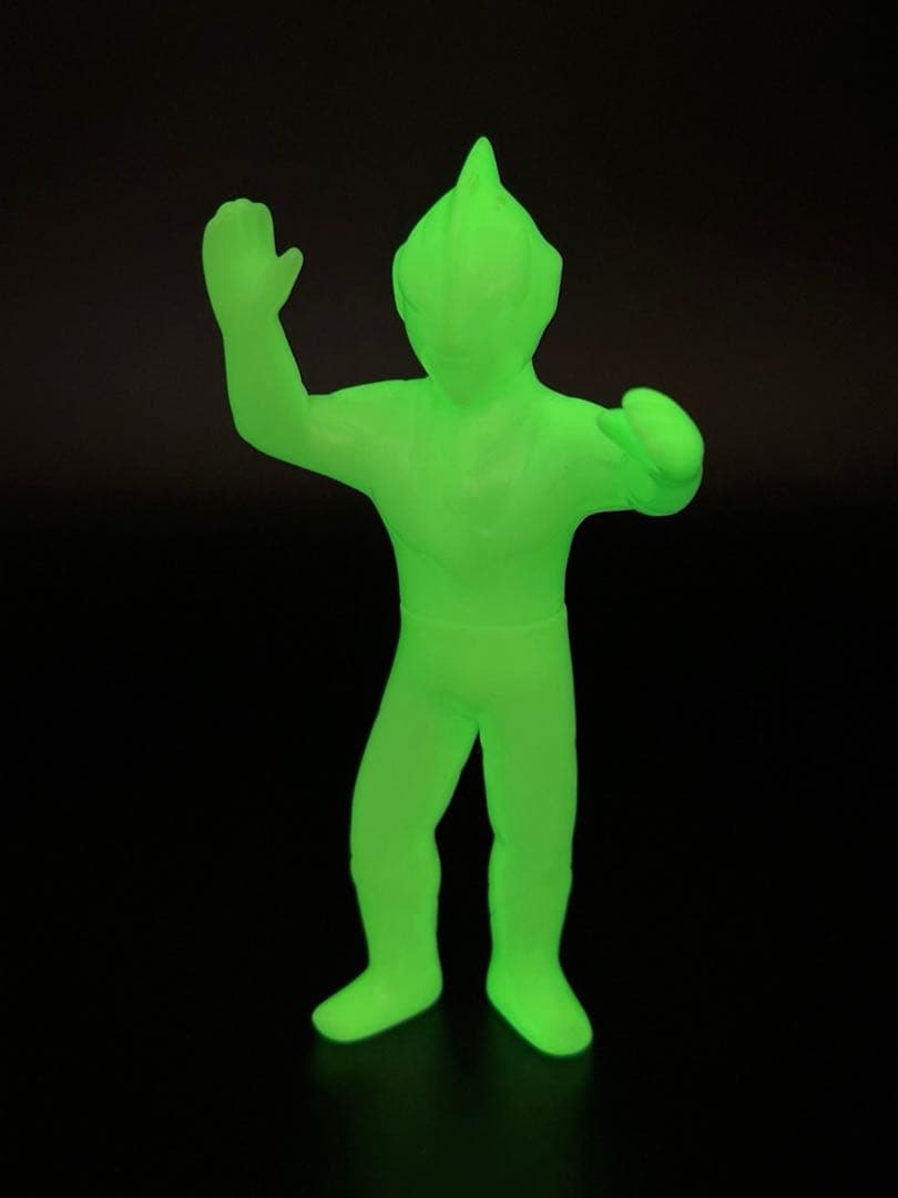 【中古品】ブルマァク　ソフビ　ニセウルトラマン　蓄光　入手困難　フィギュア