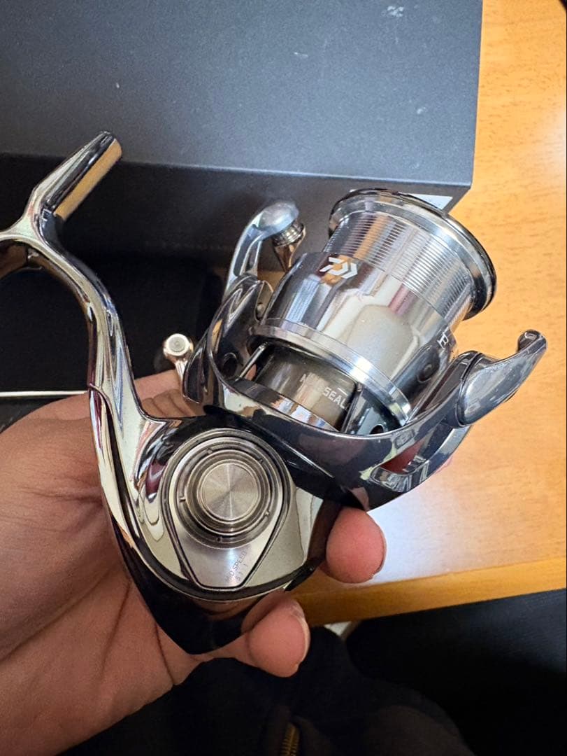 Daiwa LT 2500 スピニングリール ケース付き