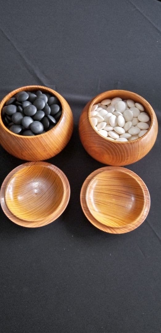 蛤白石 181個 、那智黒石、189個欅木製ボウル2個セット