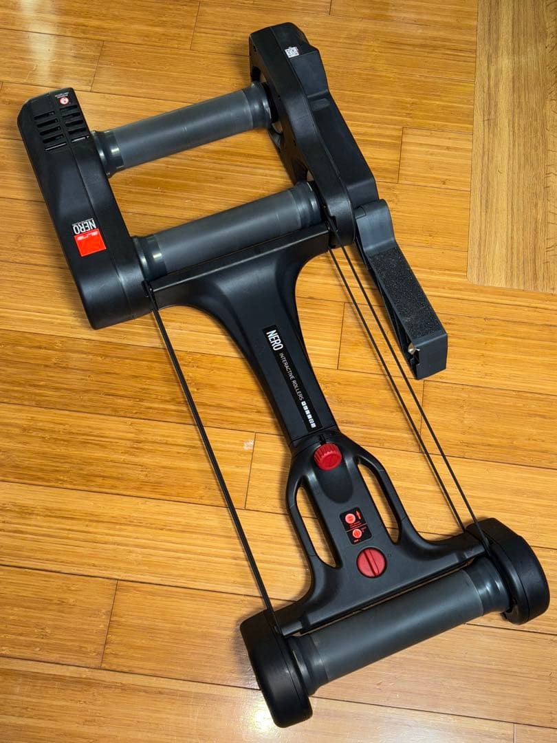 エリート ネロ ELITE NERO 3本ローラー台