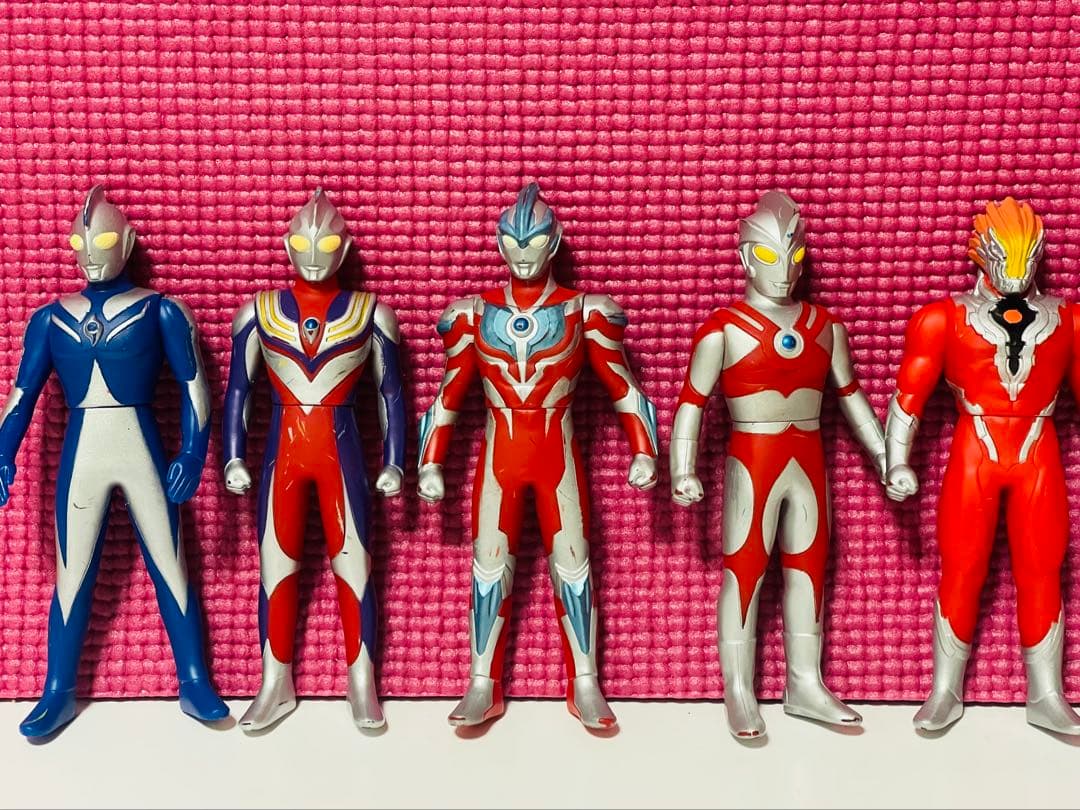 ❁在庫一掃SALE❁ ウルトラマン　ソフビ　まとめ売り　51体＋おまけ付き