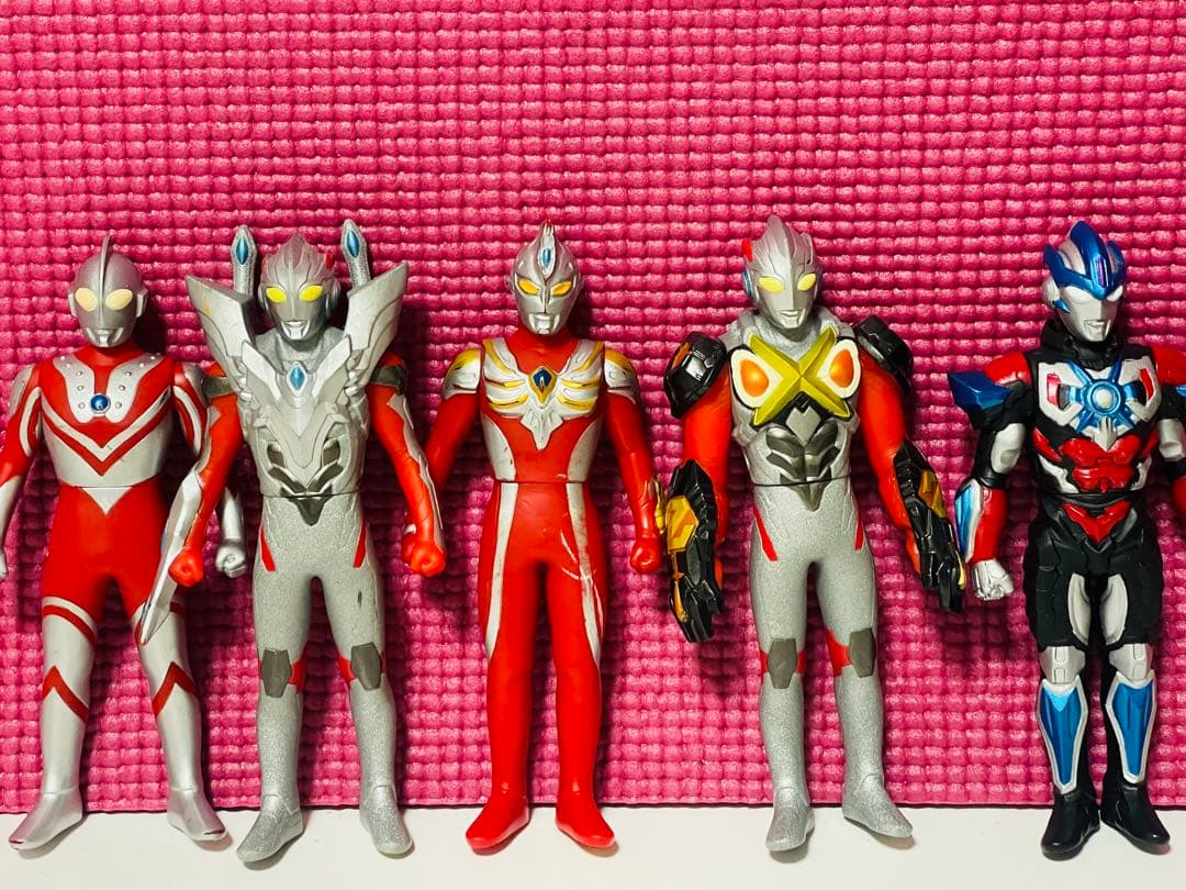 ❁在庫一掃SALE❁ ウルトラマン　ソフビ　まとめ売り　51体＋おまけ付き