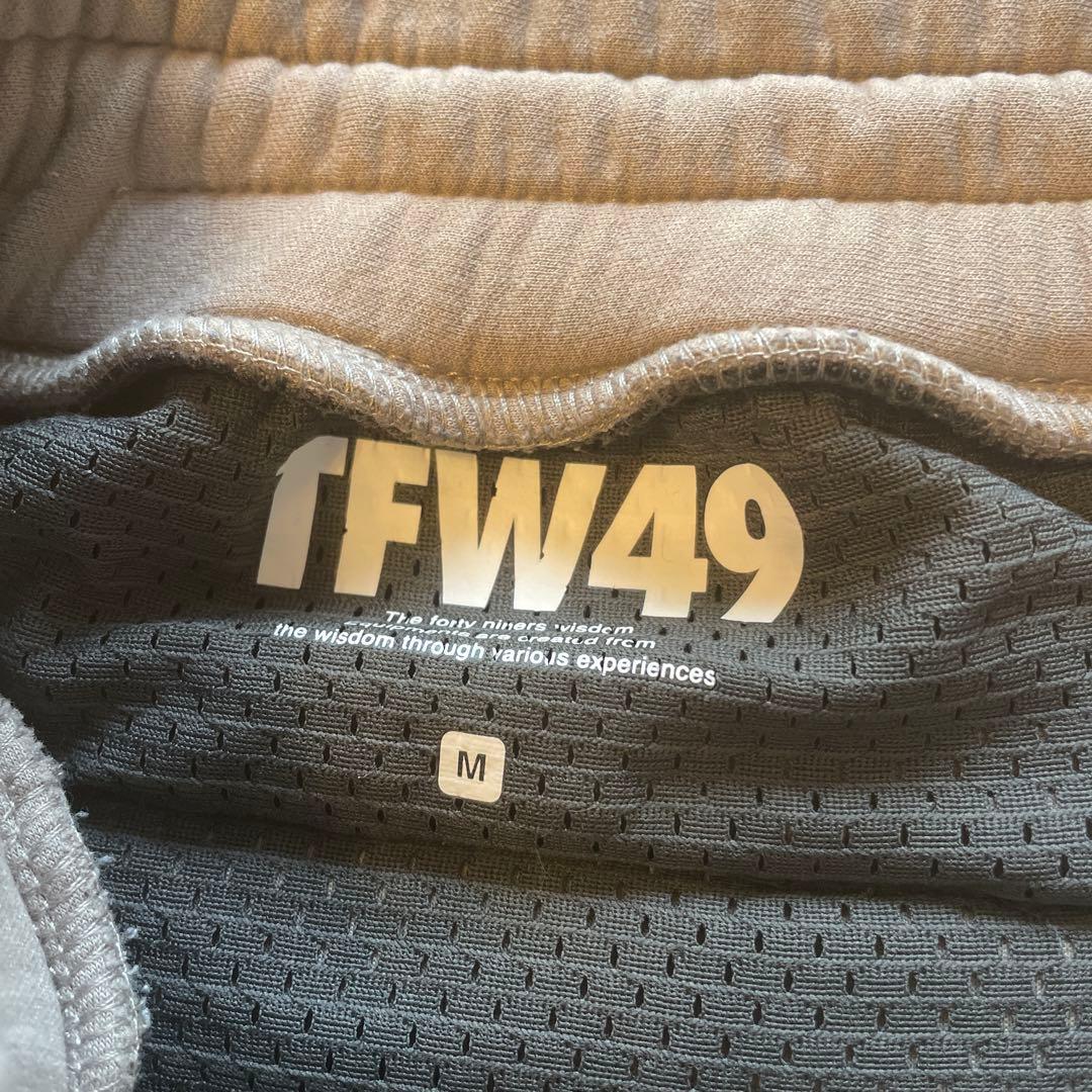 TFW グレー ショートパンツ