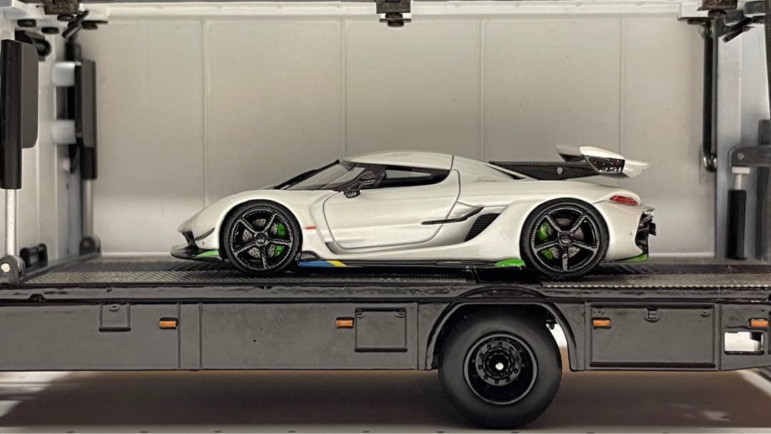 世界1000台限定　frontiart 1/64 ケーニグセグ　ジェスコ