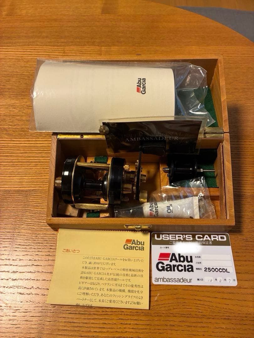 極美品　ABU　アブ　アンバサダー　2500CDL　金黒　アブガルシア
