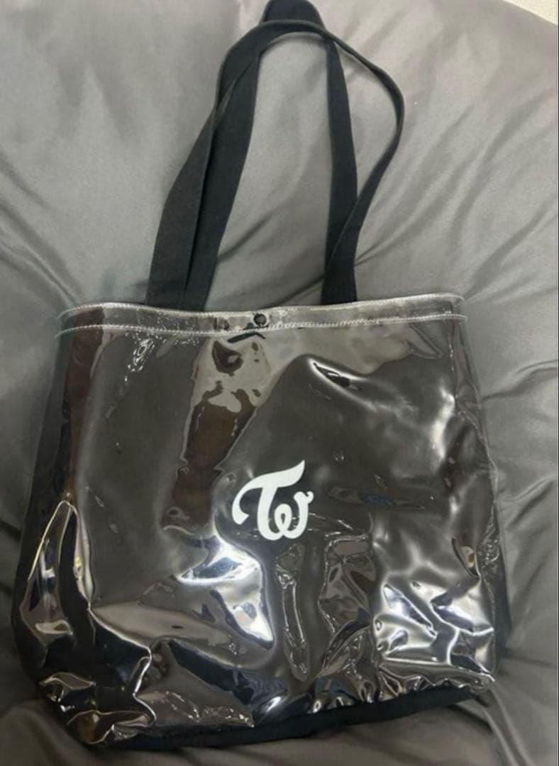 TWICE ミナ 痛バック 缶バッジ