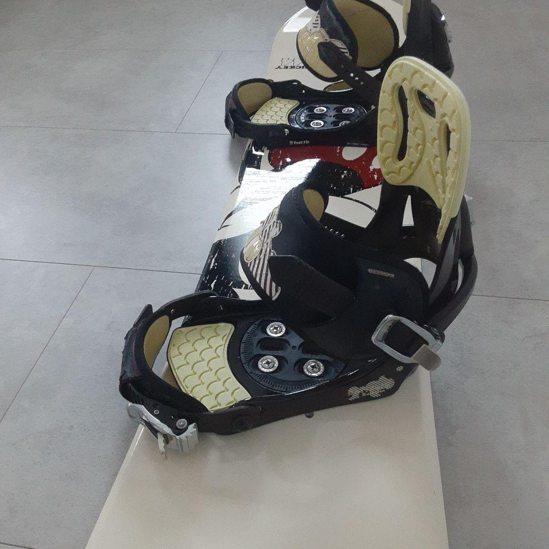 ミッキーマウス Hart スノーボードセット 144 サロモン ビンディング付き