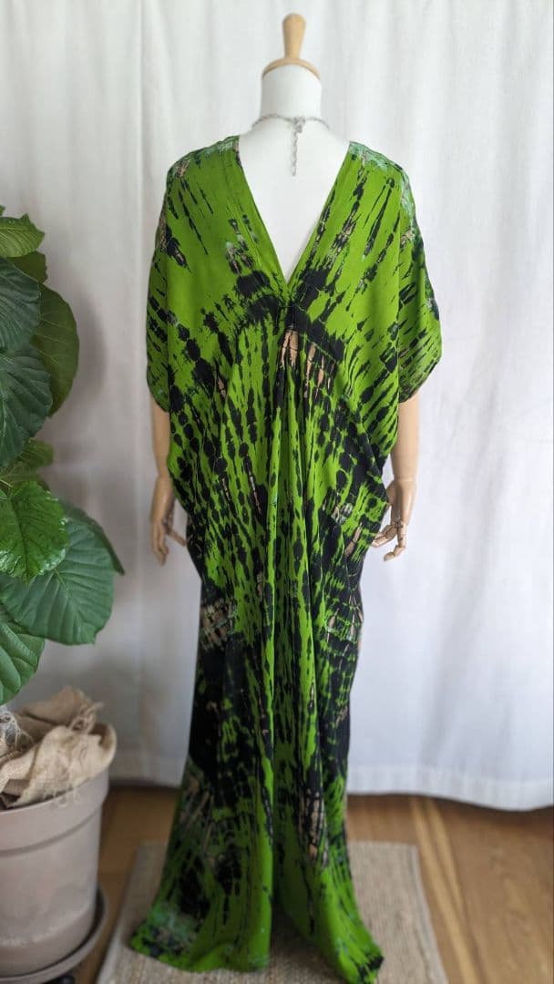 五分袖✨カフタンドレスワンピース　グリーン　ロング丈　体型カバー　タイダイ
