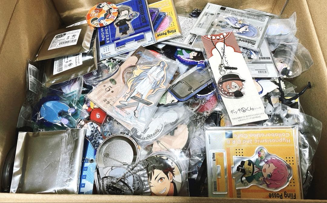 アニメキャラクターグッズ　ノンジャンル　1000点以上
