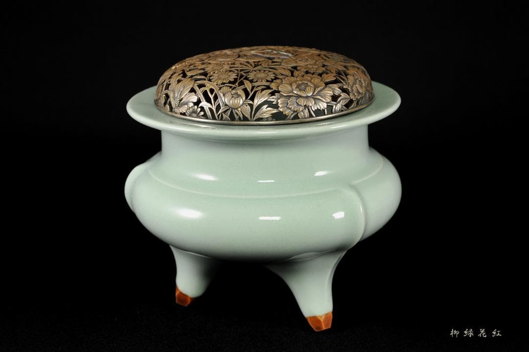 初代 諏訪蘇山 青磁 袴腰 香炉 共箱 四季草花銀火屋 約142g 帝室技芸員