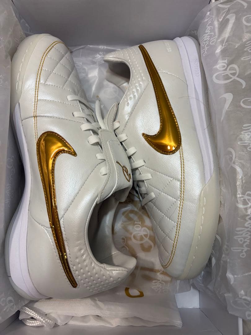 Ronaldinho × Nike Tiempo Legend 26cm