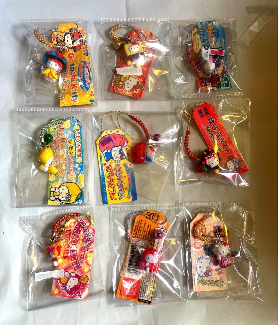 ハローキティ　ご当地キティ　根付け　チャーム　まとめ売り　38個