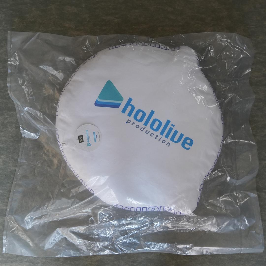 ホロライブ　クッション、アクリルスタンド、缶バッチ詰合せ