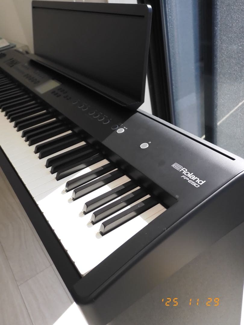 【手渡し1万円値引き】ローランド 88鍵電子ピアノ。専用スタンド付き