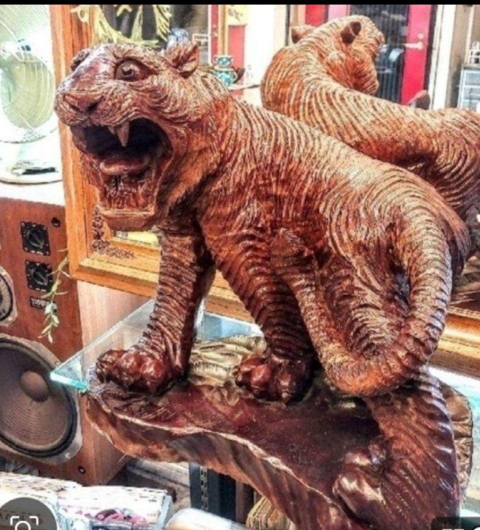 旧家蔵出し天然木製虎の彫刻 置物 オブジェ ビンテージ 骨董 タイガー 木彫
