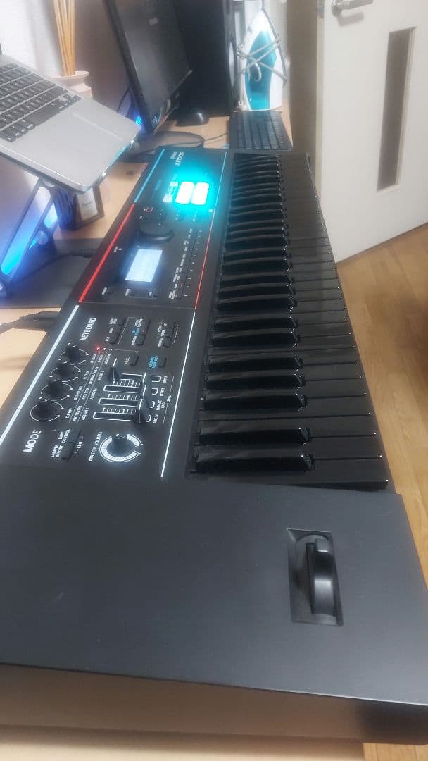 JUNO-DS61B シンセサイザー　黒　ブラック　限定モデル