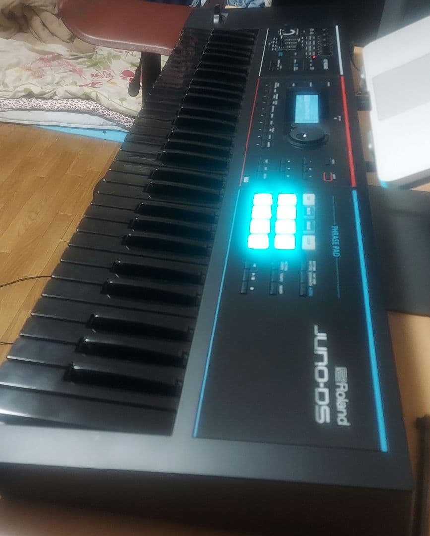 JUNO-DS61B シンセサイザー　黒　ブラック　限定モデル