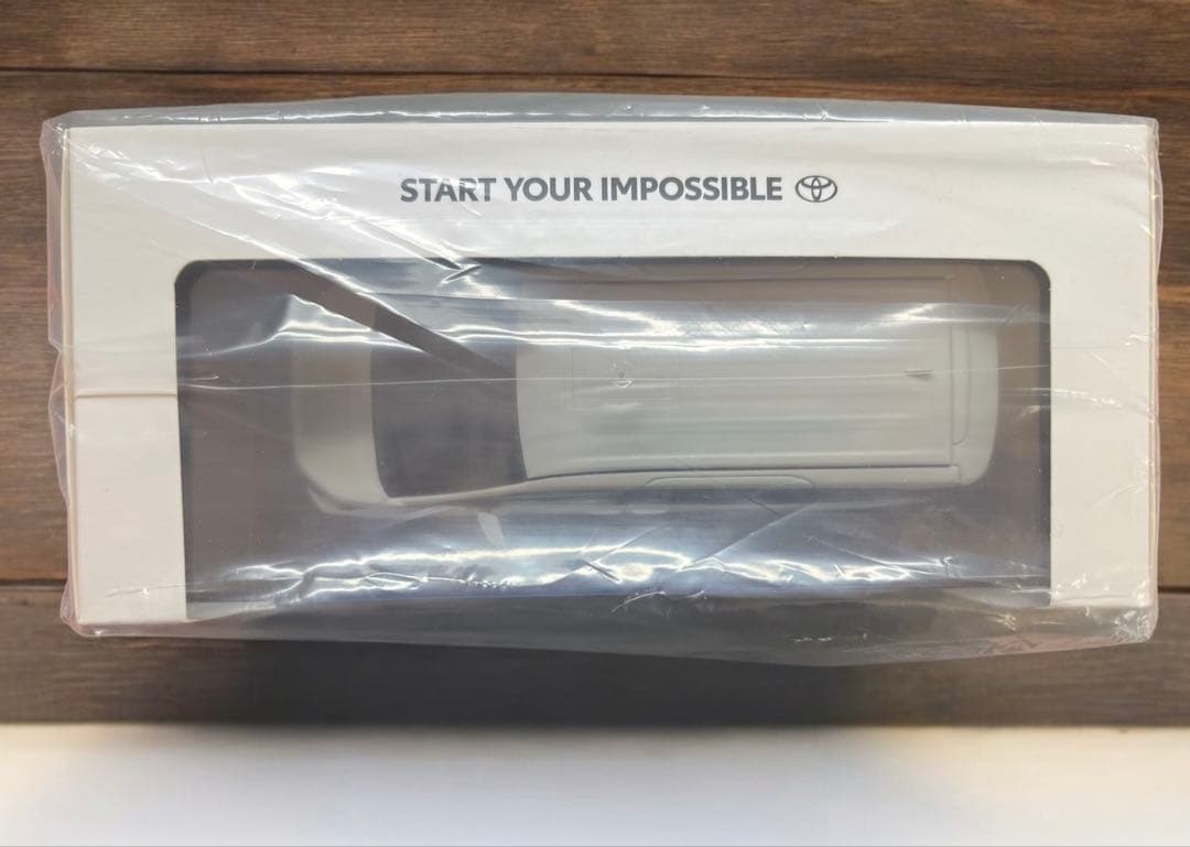 ナ*ヤ様 トヨタ NOAH ノア ミニカー 1/30 ダイキャスト製 ホワイト系