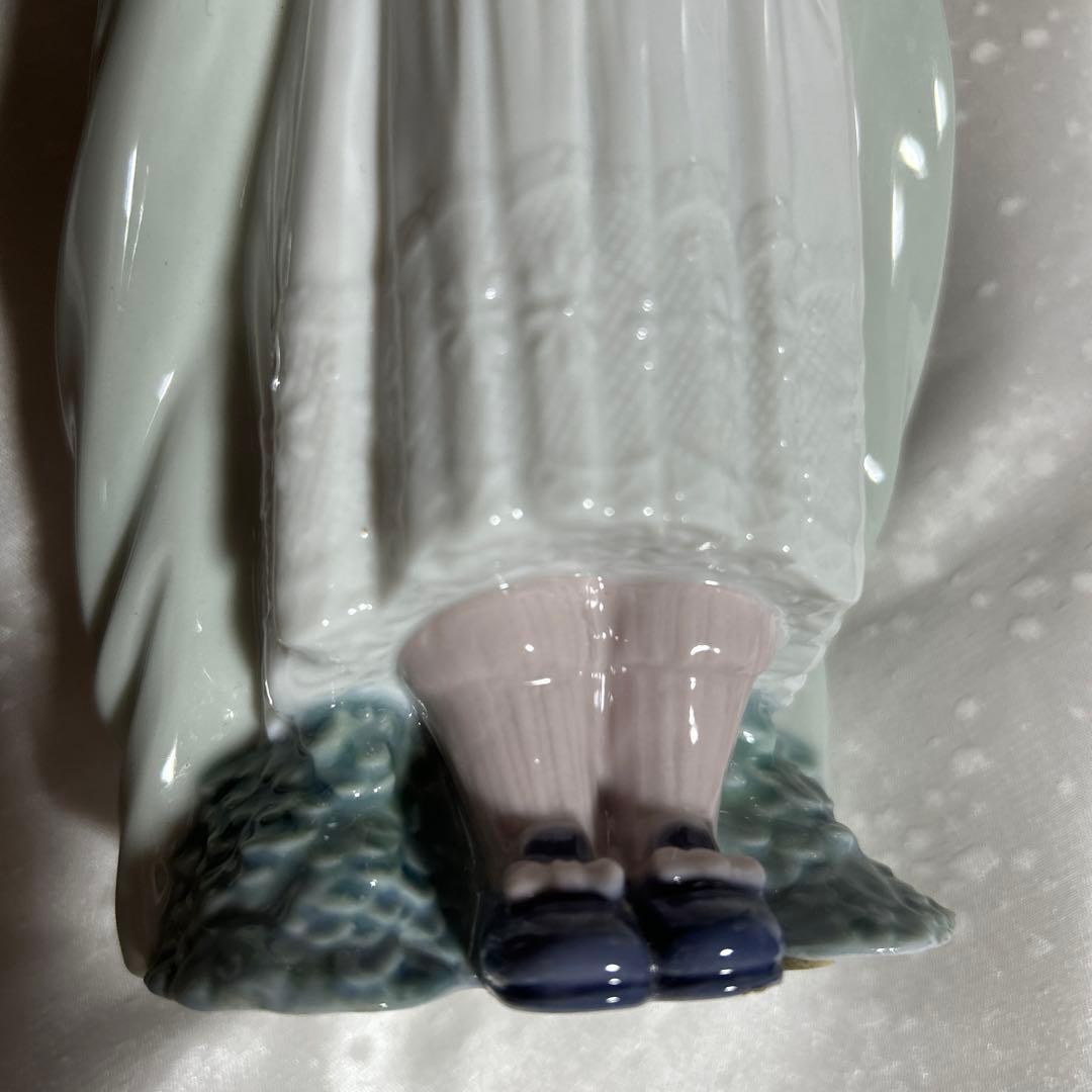専用品です。Lladro 少女像 陶器製 約23cm 元箱付き