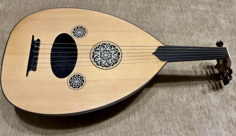 【トルコ製・ハンドメイドウード】Mustafa Copcuoglu作・ケース付き