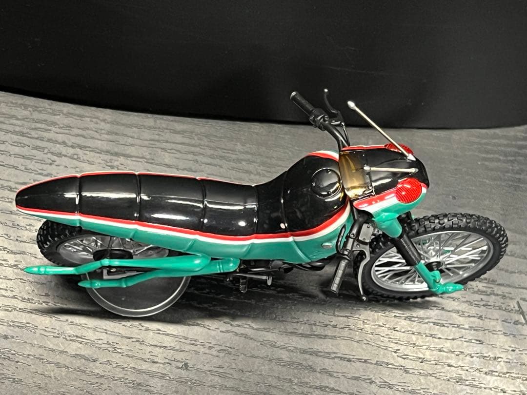フィギュアーツ真骨彫と組合せ可！仮面ライダーブラックバトルホッパー模型