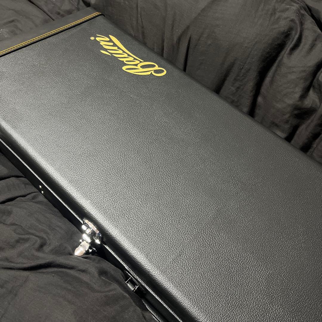 Baum Guitars Wingman Dark Moon ハードケース付き