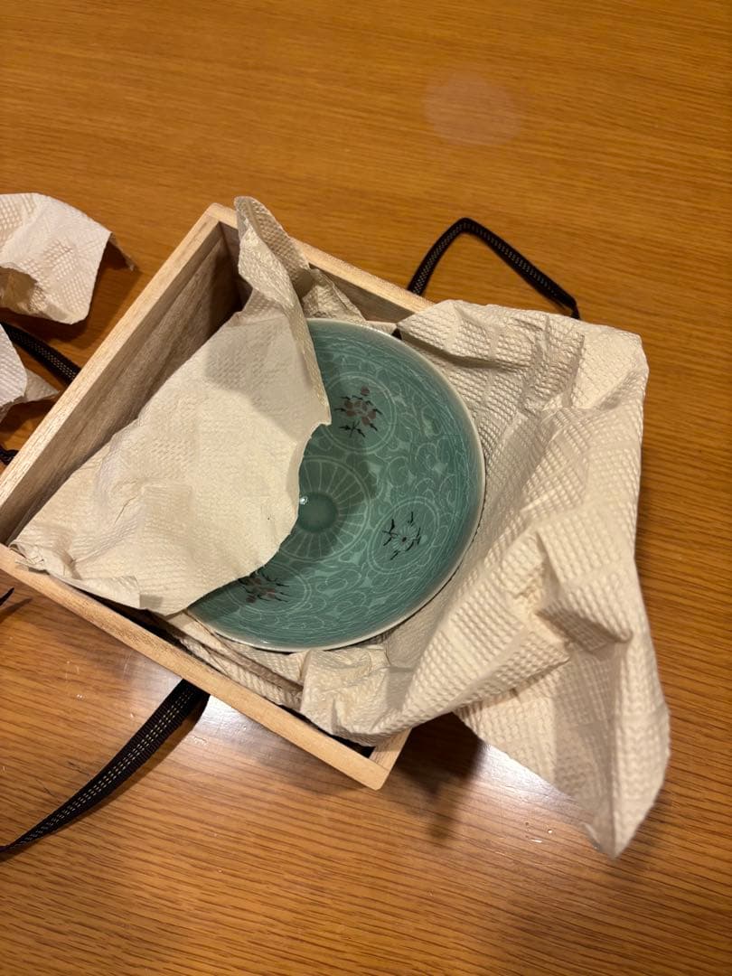 青緑色の花模様の陶器製椀　三國陶芸研究所　韓都鉉