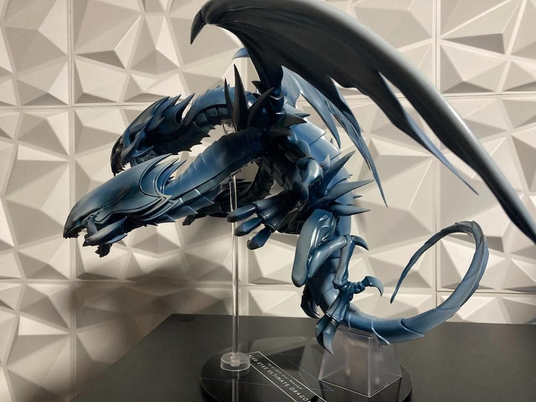 青眼の究極竜 フィギュア あみあみ　ブルーアイズ・アルティメットドラゴン