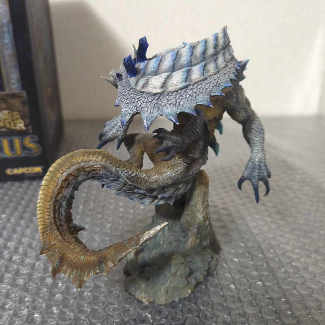 【希少】白海竜 ラギアクルス 亜種　クリエイターズモデル モンハン フィギュア