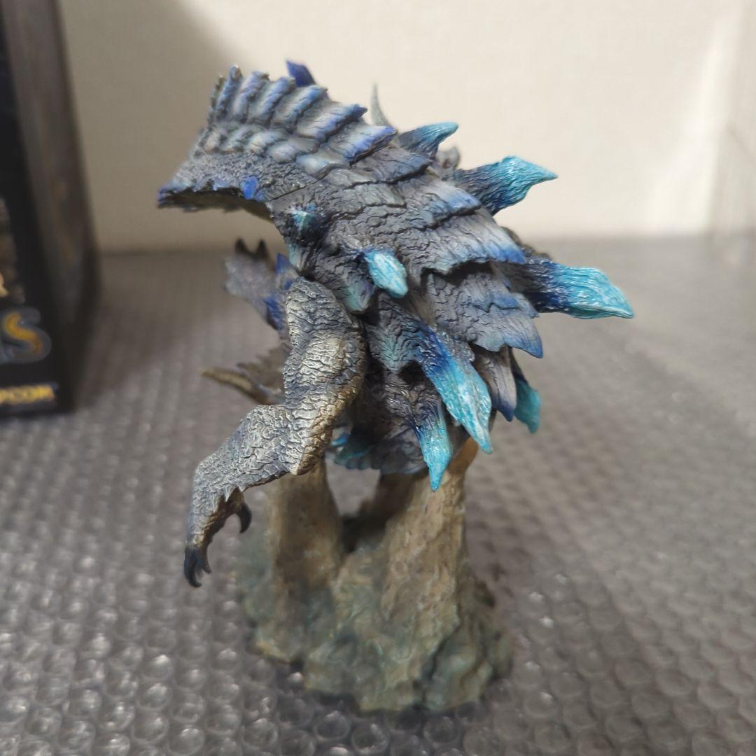 【希少】白海竜 ラギアクルス 亜種　クリエイターズモデル モンハン フィギュア