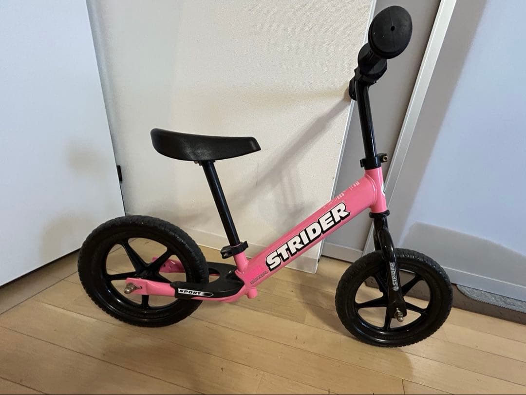 ☆美品☆ストライダー　12インチ　ピンク　キャリーケース付き
