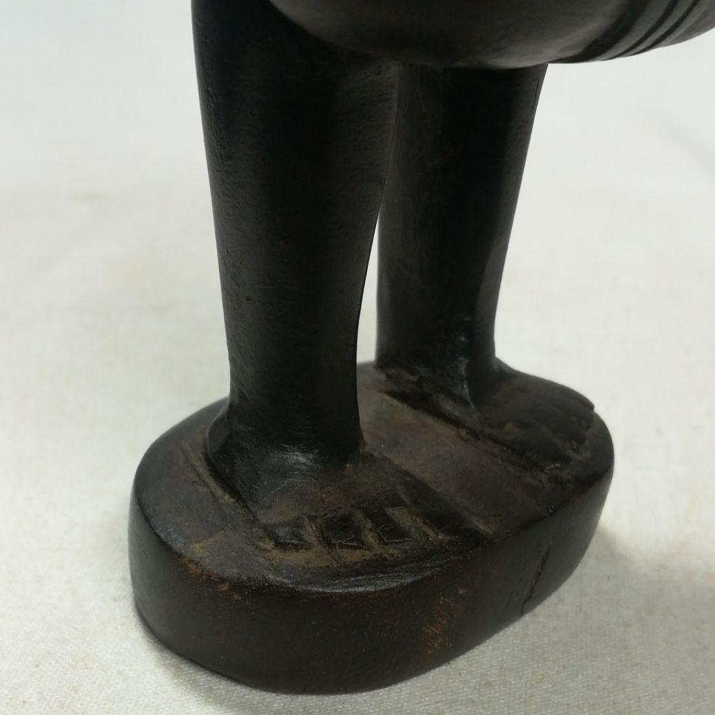 アフリカ　民族　プリミティブアート　木彫　置物　女性