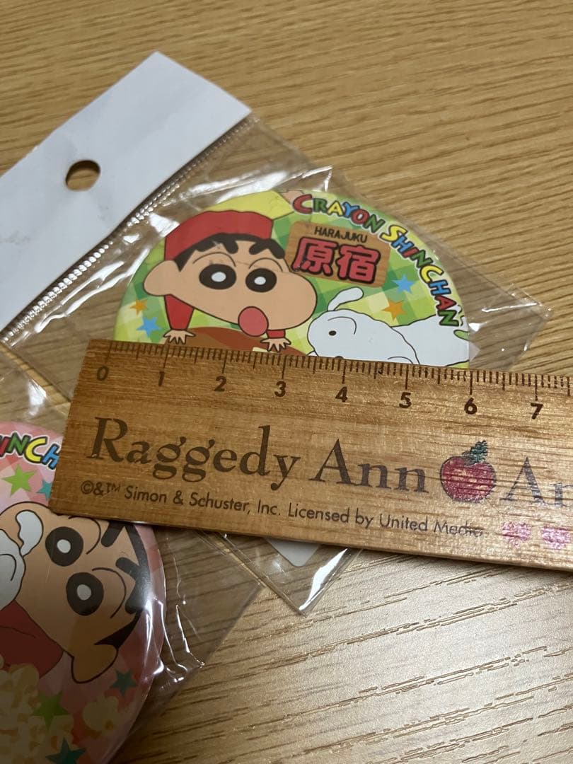 激レア！新品未開封クレヨンしんちゃん原宿缶バッジ ポップコーン＆パンケーキ廃盤品