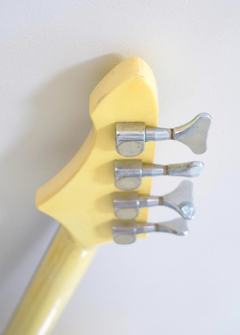 Ariapro II RSBシリーズ　エレキベース　クリームイエロー