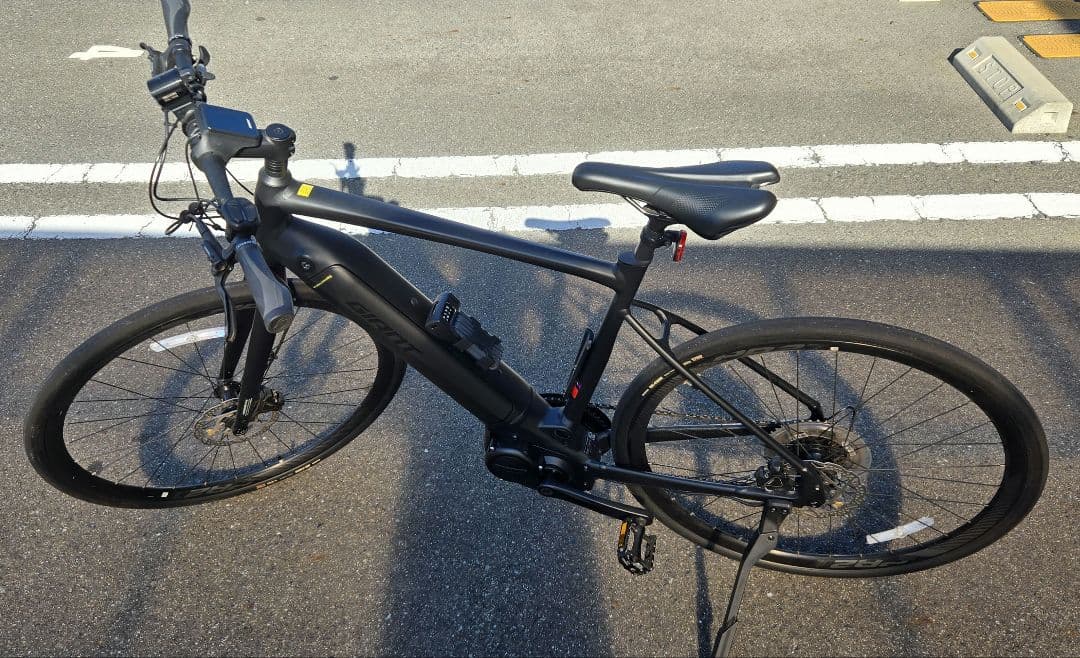 GIANT FASTROAD E+ クロスバイク Eバイク　電動自転車