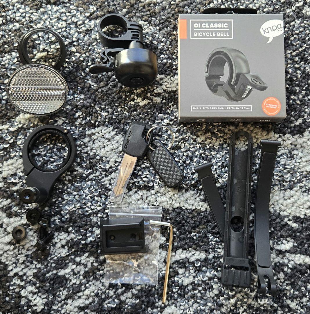 GIANT FASTROAD E+ クロスバイク Eバイク　電動自転車