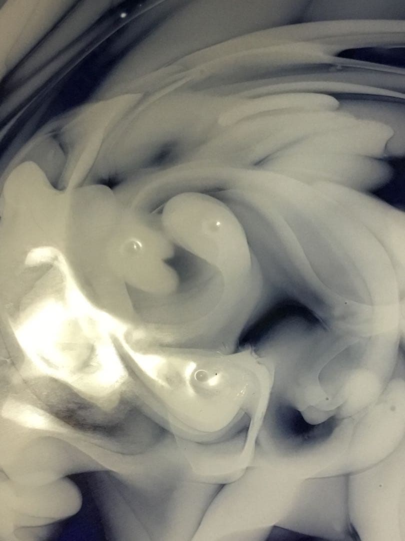 ガラスの抹茶茶碗 菊池正博さん