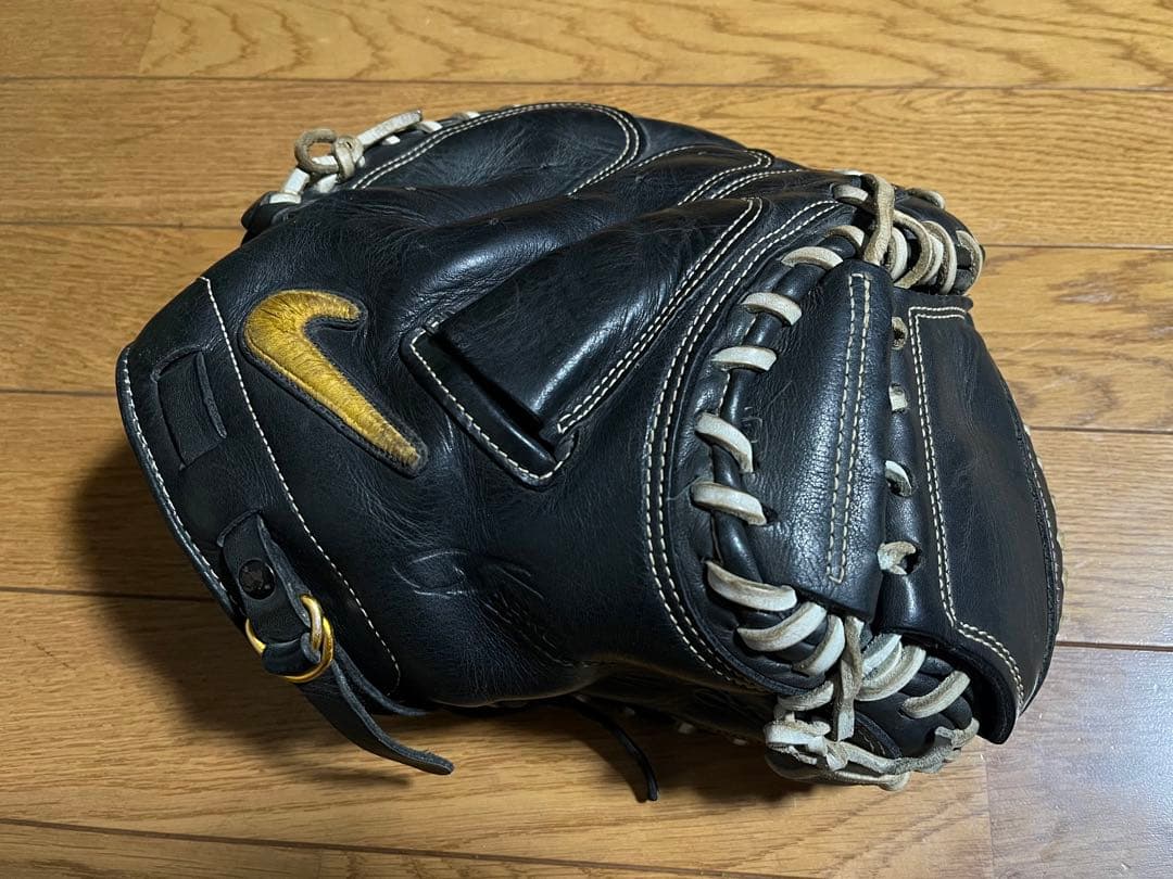 NIKE製 ブラックxベージュ 城島健司選手限定モデル 軟式 キャッチャーミット