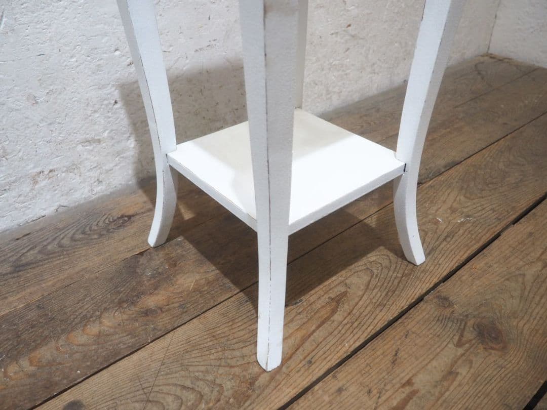 1242 白ペンキの陳列台　花台　展示台　テーブルリメイク　レトロ　ビンテージ