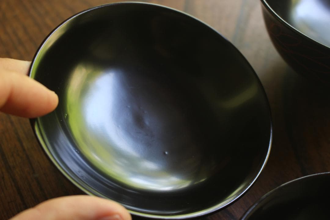 極小傷有！時代黒漆に風情ある朱漆菊文の映えるお椀2点（検輪島塗懐石椀蒔絵椀