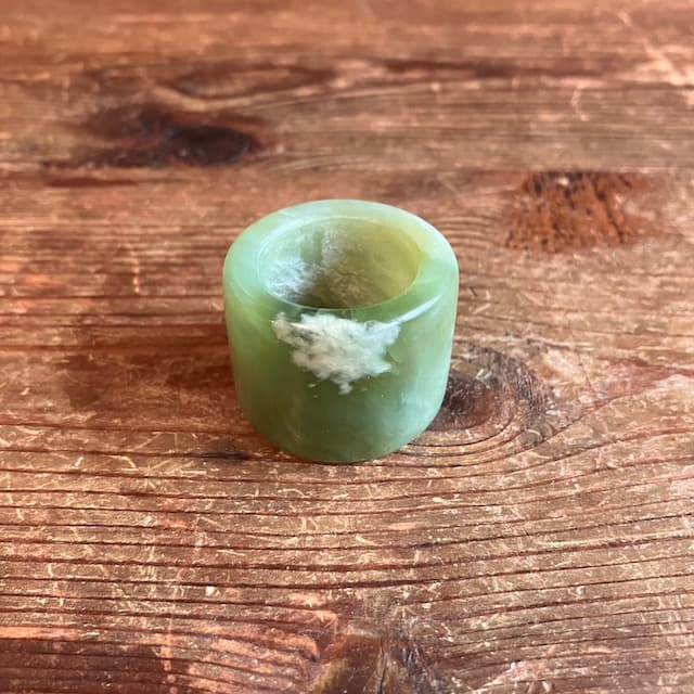 希少 骨董 中国 翡翠 円筒形 扳指 指輪 親指 天然石 アンティーク 和田玉