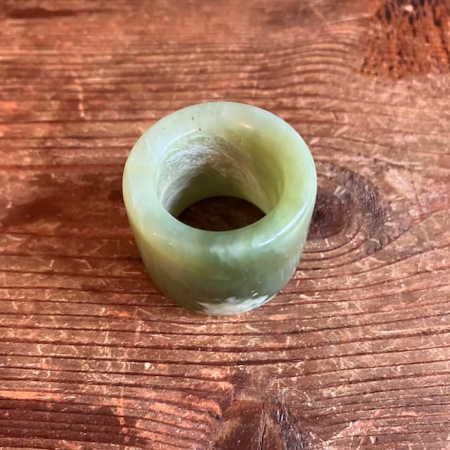 希少 骨董 中国 翡翠 円筒形 扳指 指輪 親指 天然石 アンティーク 和田玉