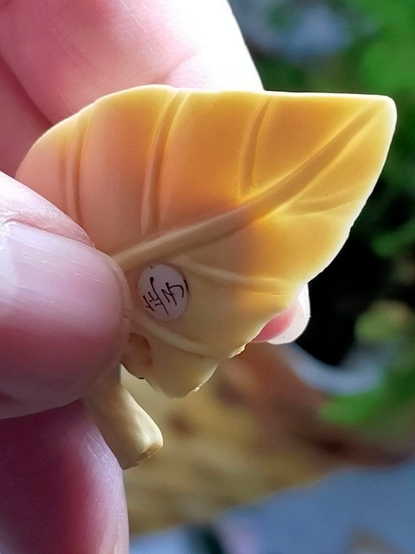 ♥　最高級　根付　蝉　セミ　在銘　骨董品　彫刻　アンティーク　レトロ