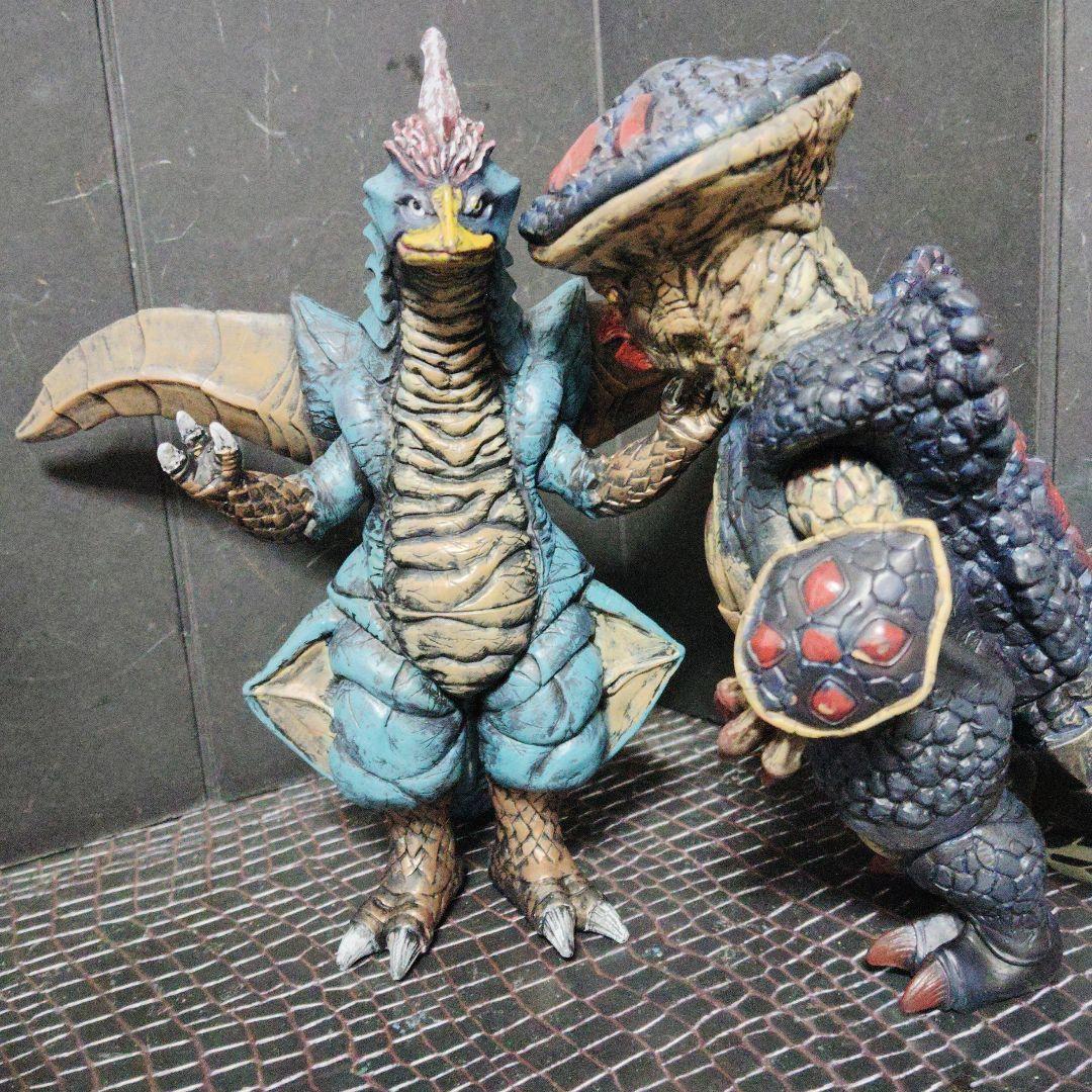 SEA確認画像ウルトラ怪獣旧型ソフビリドリアスと愉快な仲間達