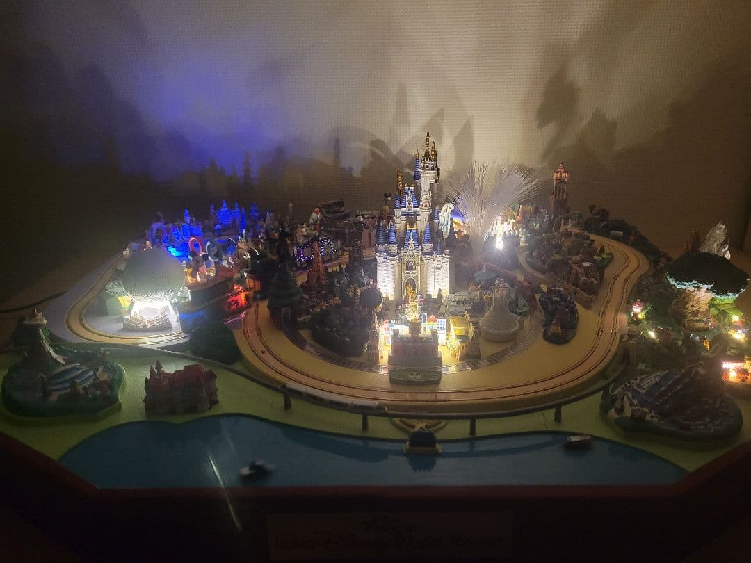 特価　デアゴスティーニ　ディズニーパレード　ワールドリゾート　ジオラマ