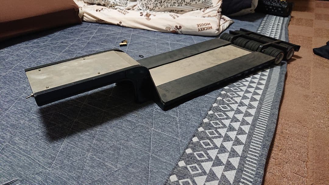 タミヤ　1/14 トレーラーラジコン　16輪低床台車