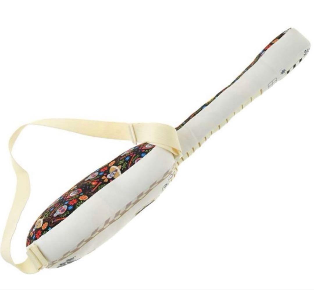 リメンバー　ミー　ギター型　クッション